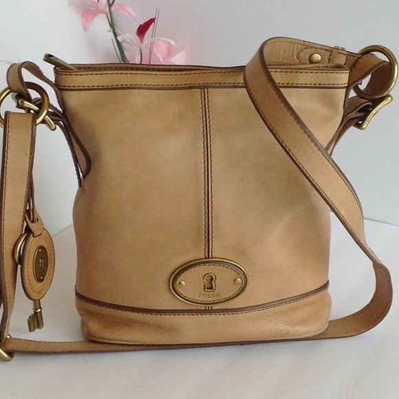 🍃🌹Authentic 'Fossil' Soft Leather Cross Body Bag - Picture 1 of 8